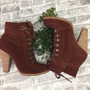 Seychelles leather booties in size 6.5